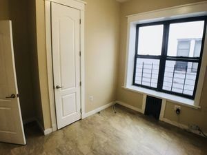 Foto del edificio - 497 E 93rd St
