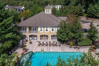 Building Photo - Crystal Ridge at Watchung
