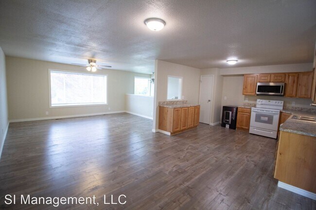 Building Photo - 4 br, 2 bath House - 5666 S Tinker St.