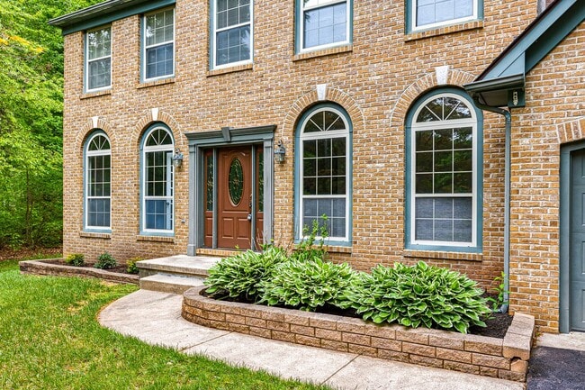 Building Photo - Stylishly Updated 4BR Home in Convenient Bear Location