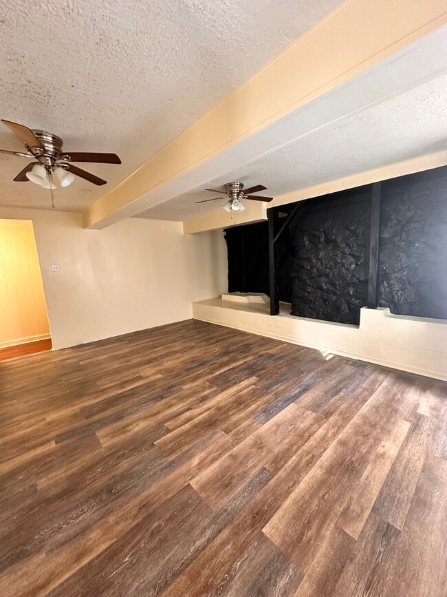 Living Room - 1910 Naio St House