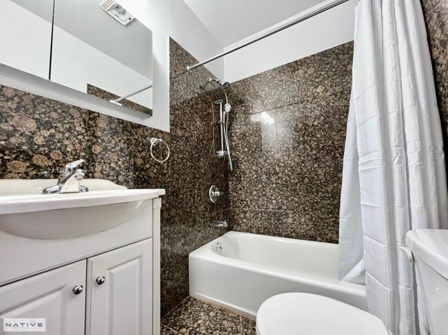 Building Photo - 2 bedroom in BROOKLYN NY 11222