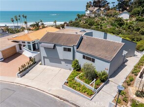 Building Photo - 504 Avenida La Costa