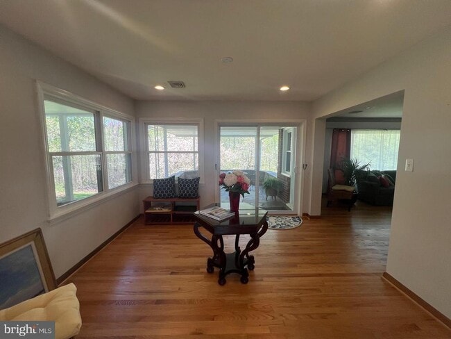 Building Photo - 5472 Merry Oaks Rd