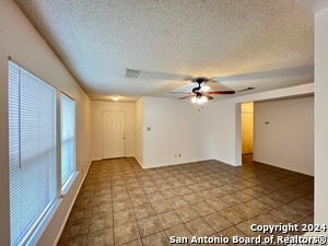 Foto del edificio - 6027 Walnut Mill Dr