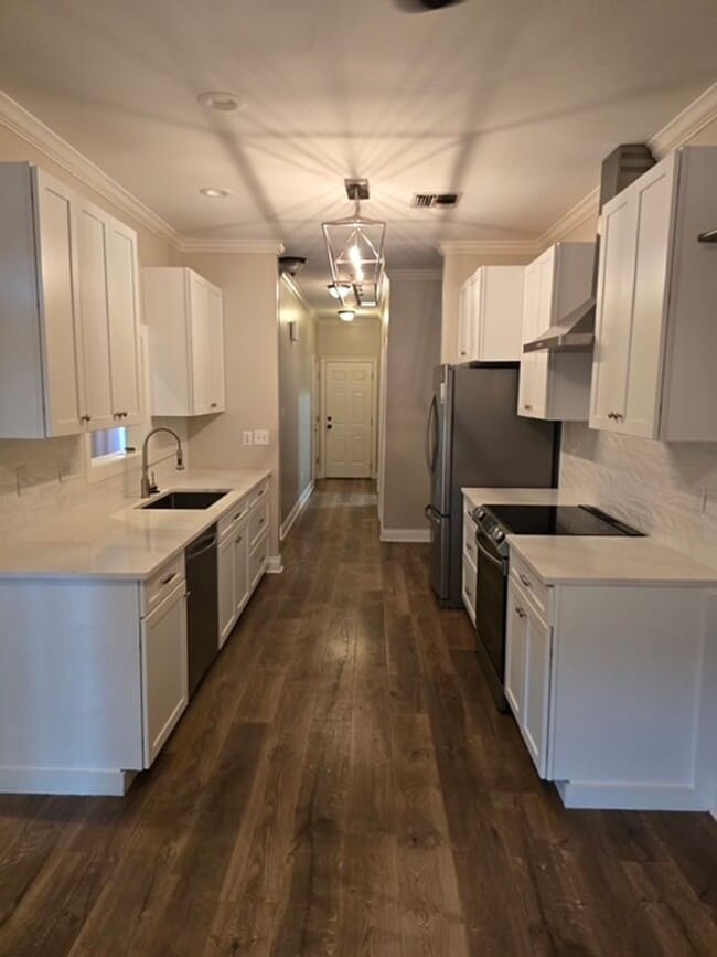 Foto del edificio - 3 bed 2 bath