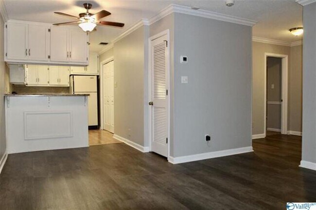 Foto del edificio - 2128 Greenwood Pl SW