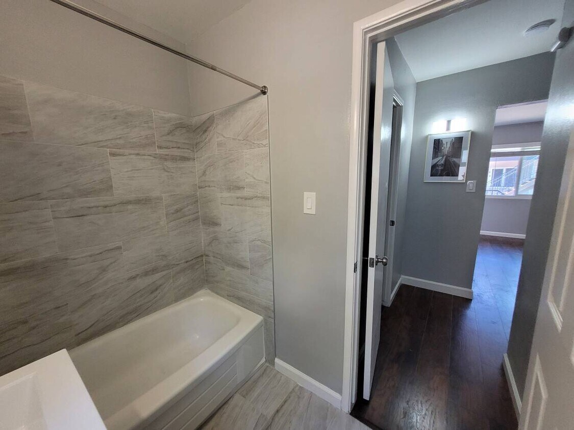 Foto del edificio - 1366 Oakland Blvd