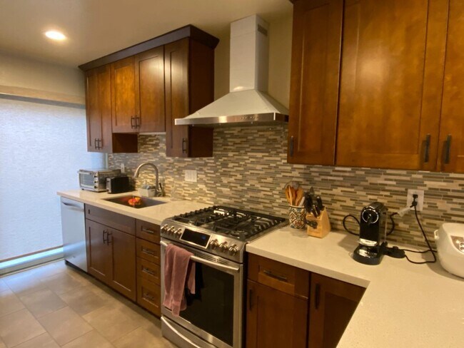 Building Photo - 4227 Lake Santa Clara Dr