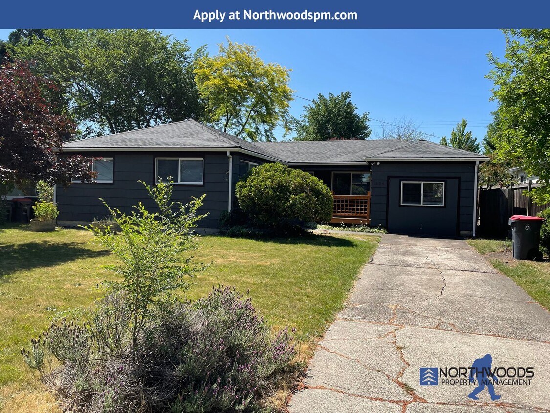 Primary Photo - Nice 3 Bedroom 1 Bath Home w/Large Shop "P...