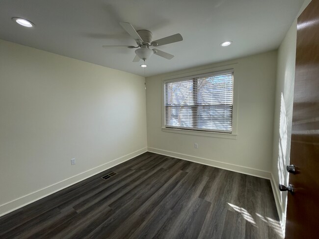 Photo - Gorgeous Old Metairie 2 Bed/1Bath Renovation, steps from Metairie Road! Parking spot included! Apartment