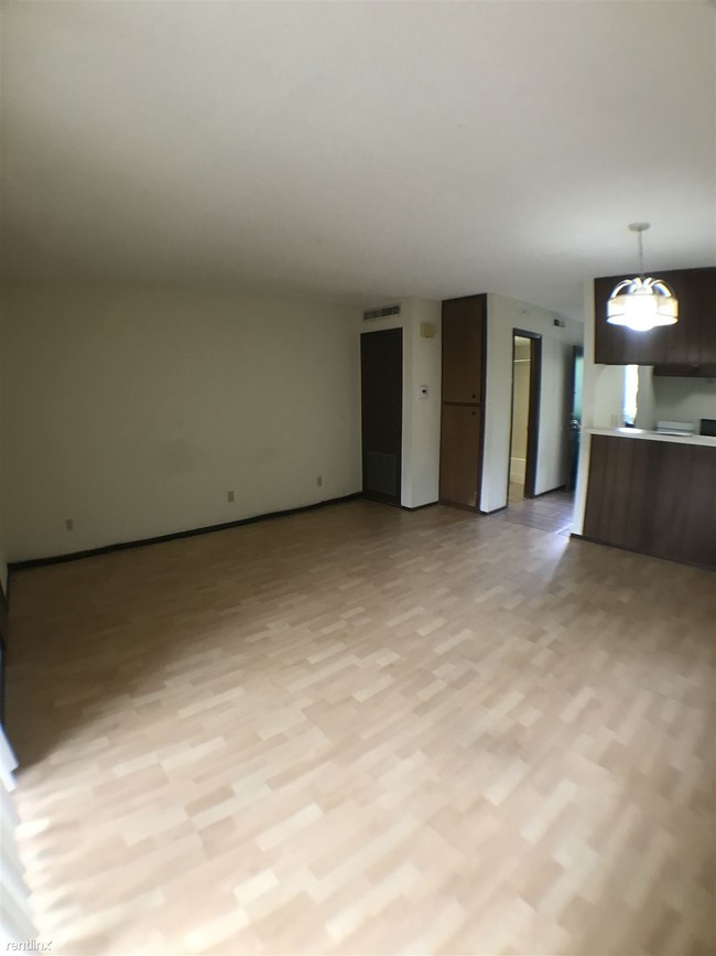 Building Photo - Studio, 1 bath  - 630 Maiden Ln