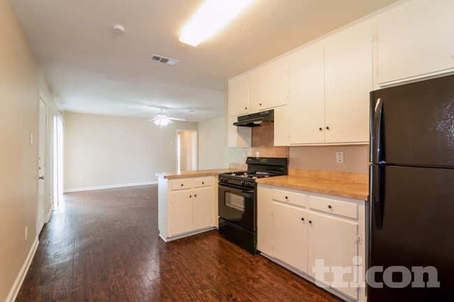 Building Photo - 5234 Jorns St