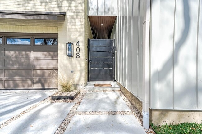 Building Photo - 408 W 30th St