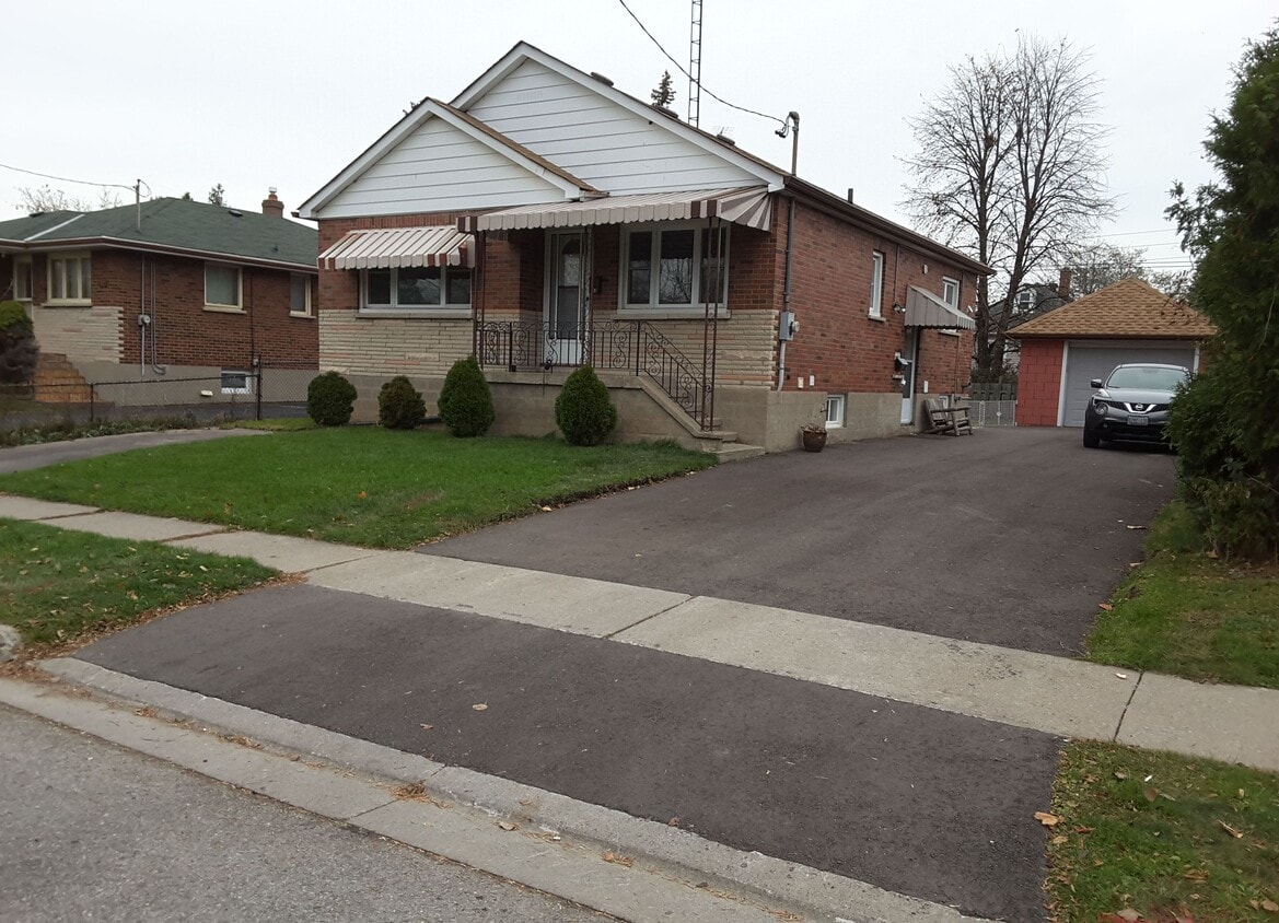 Primary Photo - 463 Howard St