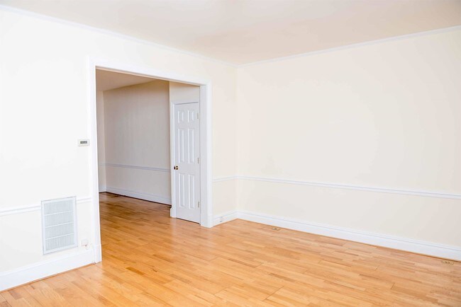 Foto del edificio - 205 Ascot Pl NE