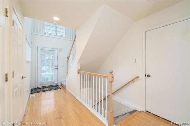 Building Photo - 50529 Beechwood Ct