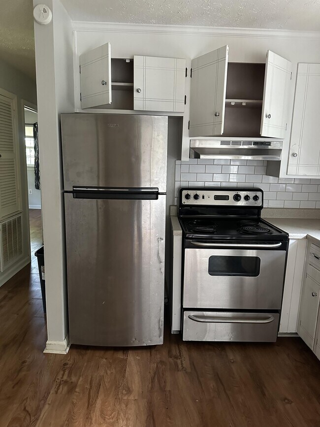 Building Photo - 159 Wildwood Dr