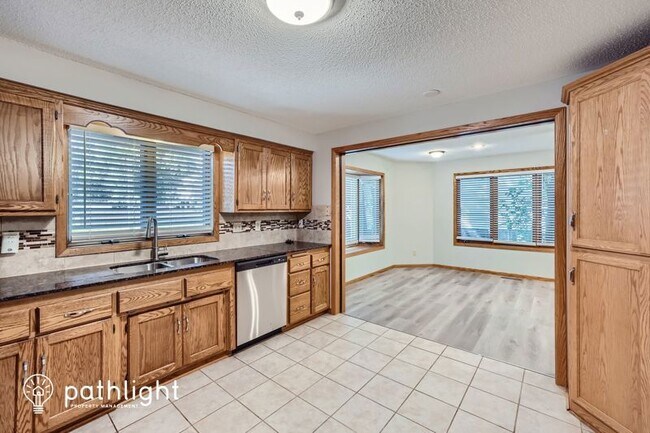 Foto del edificio - 2110 W 106th St