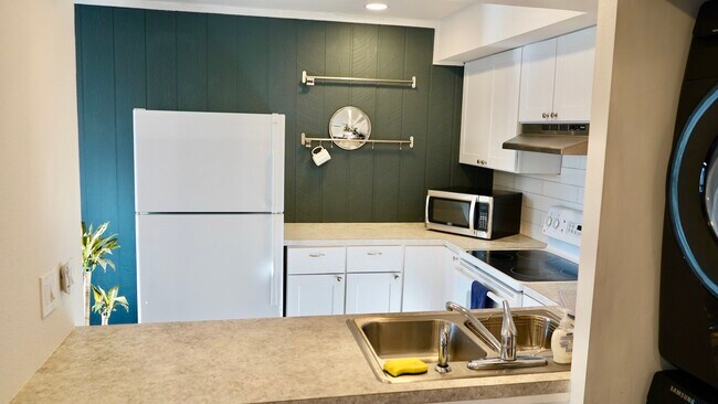Building Photo - 2614 S Xanadu Way