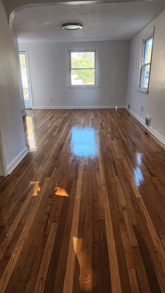 Photo - 1129 South Ave W House