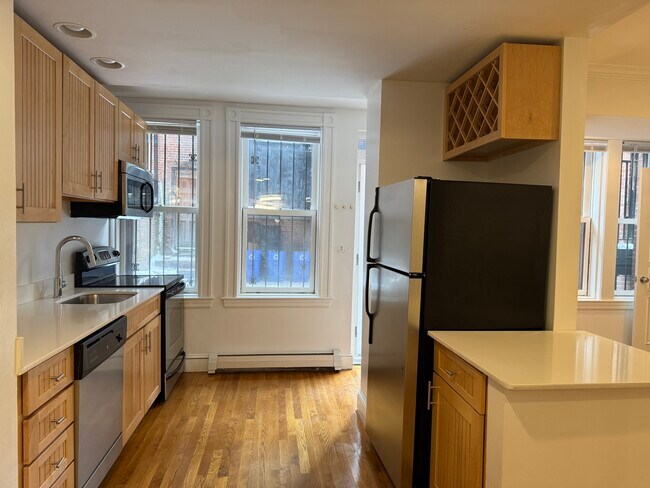 Foto del edificio - 115 Commonwealth Ave