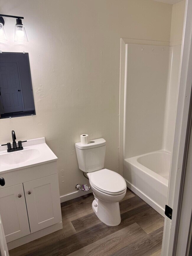 Foto del edificio - 623 Boston Pl