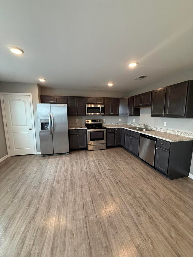 Foto del edificio - 2716 Hailey Rose Way