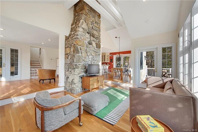 Building Photo - 14 Dunster Rd