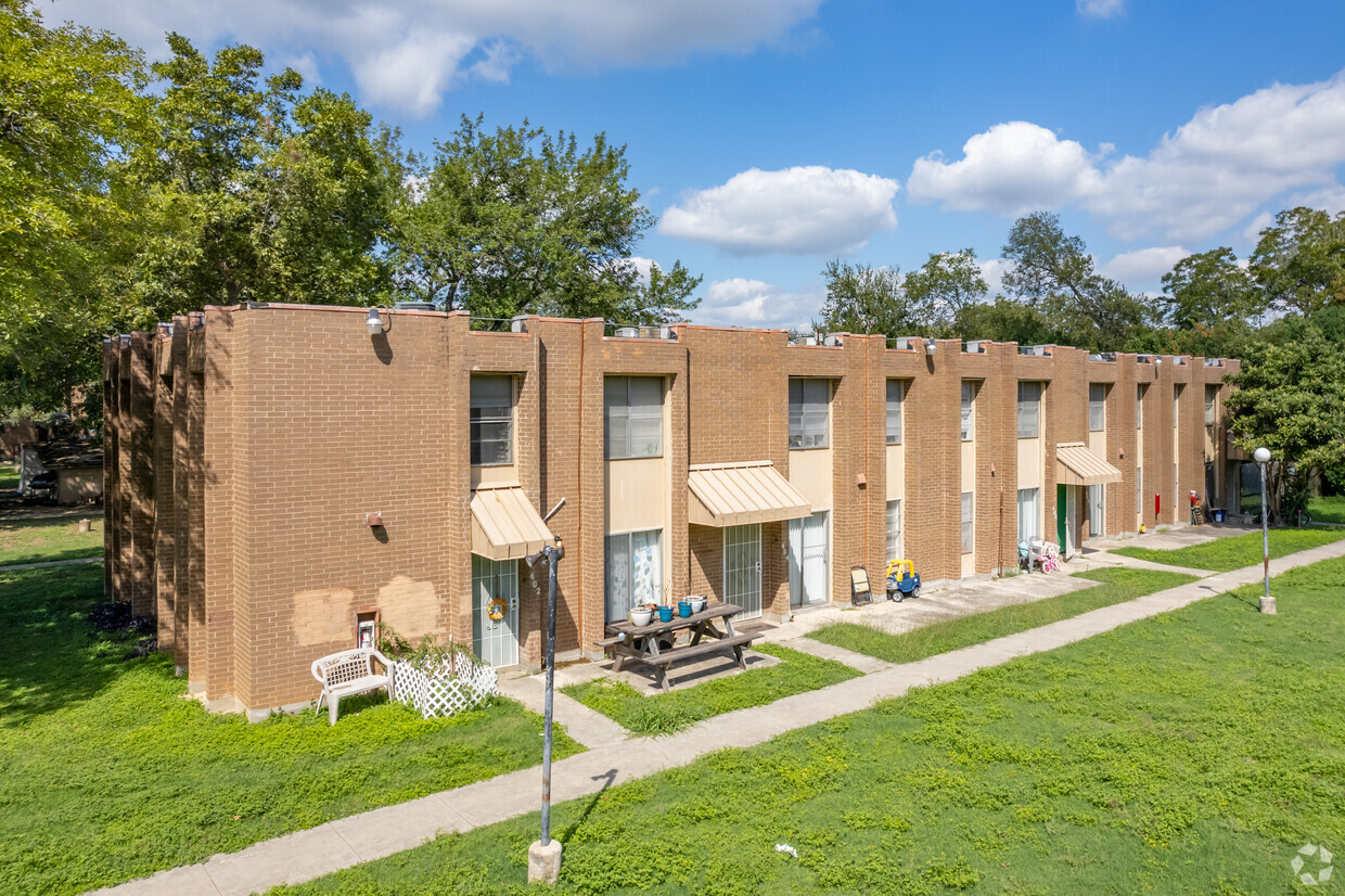 Building Photo - Riverview Apartments