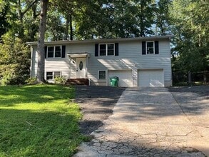 Building Photo - 316 Nottingham Dr