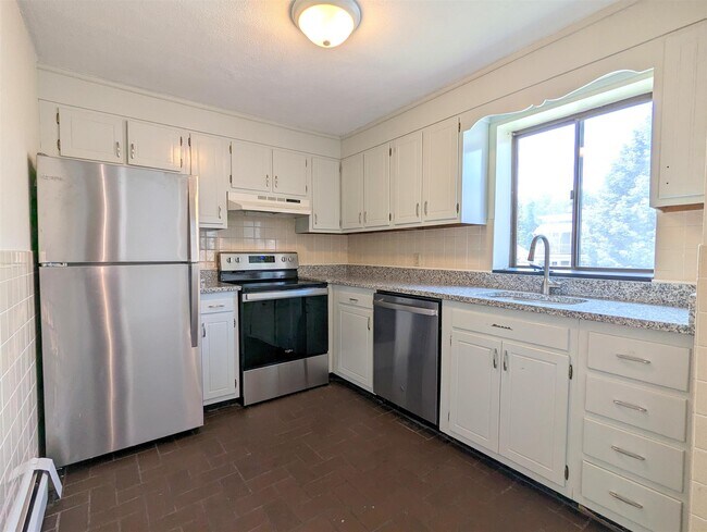 Foto del edificio - 84 Newbury St