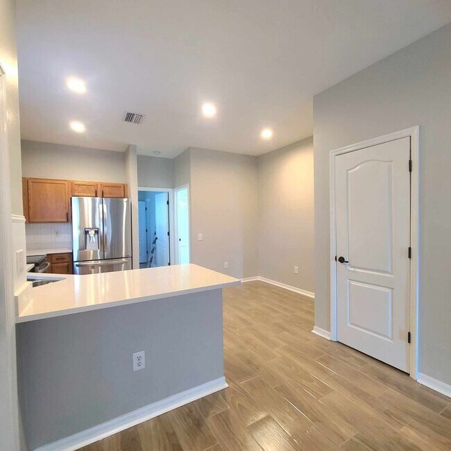 Building Photo - 6733 Lake Rochester Ln