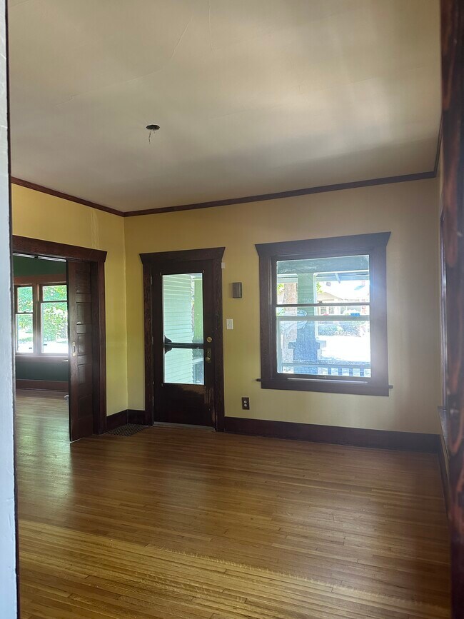 Foto del edificio - 903 E 32nd Ave