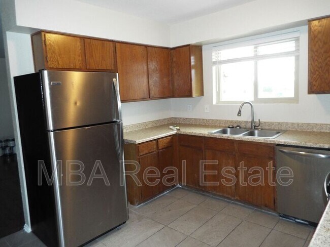 Foto del edificio - 3150 E Cicero St