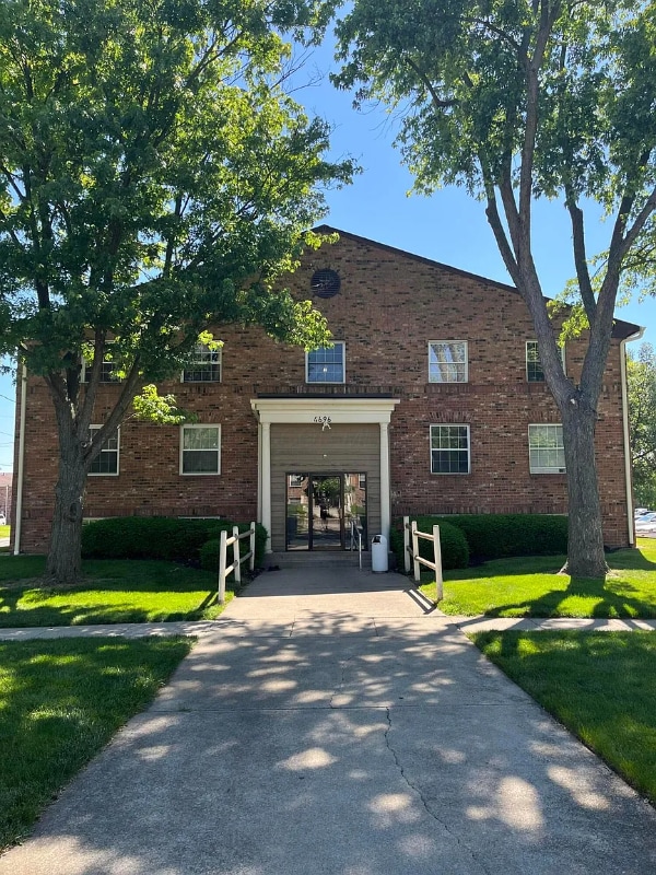 Building Photo - 4696 Tarryton Ct S