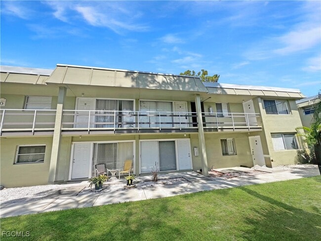 Foto del edificio - 1852 Golf View Ave