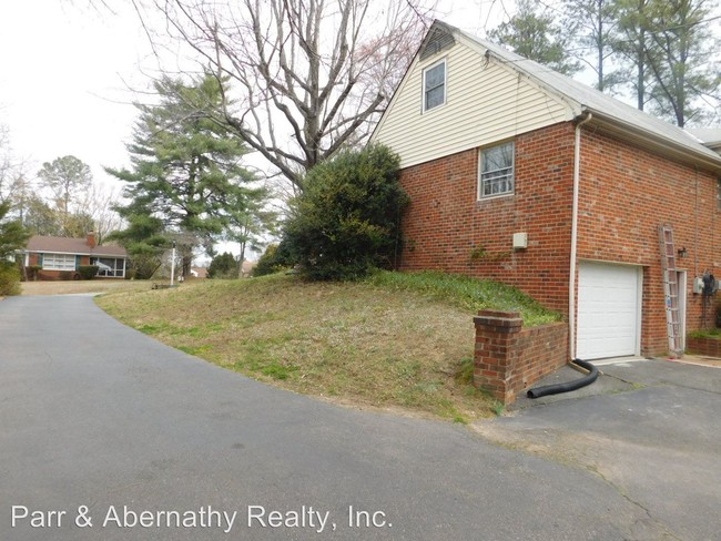 Building Photo - 10201 Garfield Rd
