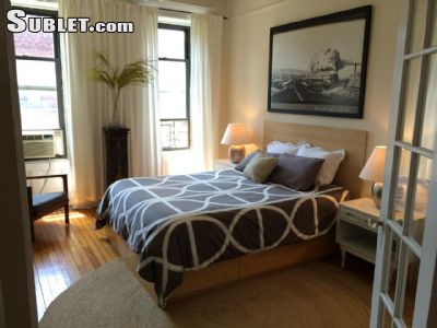 Building Photo - 307 W 90th St