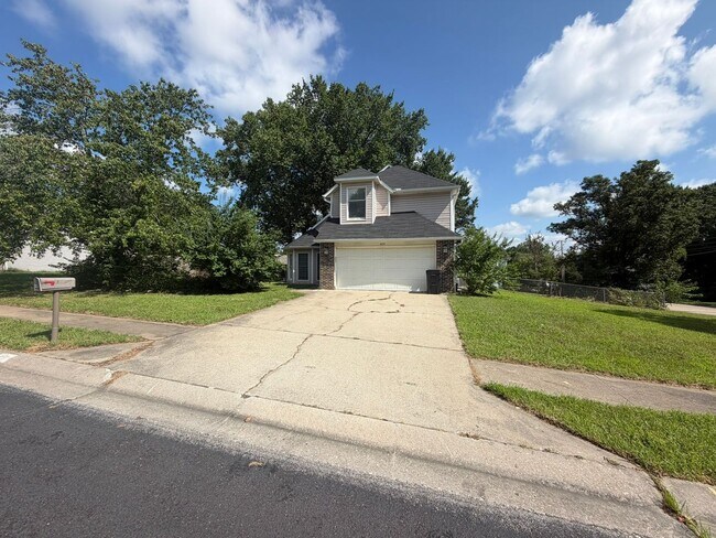 Foto del edificio - Unique 3BR/2.5BA Southwest Columbia Rental – Near Rock Bridge High!