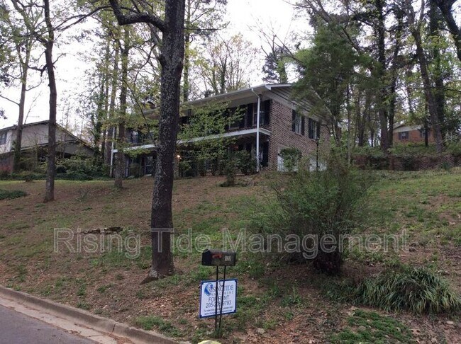 Foto del edificio - 122 Hillside Rd