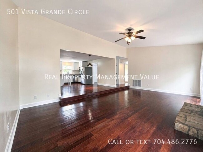 Building Photo - 501 Vista Grande Cir