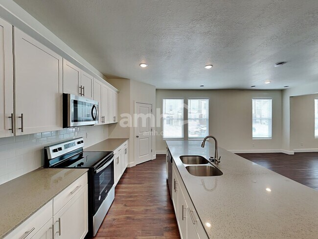 Building Photo - 6042 W Copper Hawk Dr