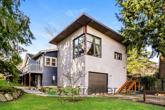 Foto del edificio - Executive Style 5 Bedroom with Garage and Outdoor Space