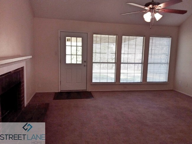 Building Photo - 1605 Caplin Dr