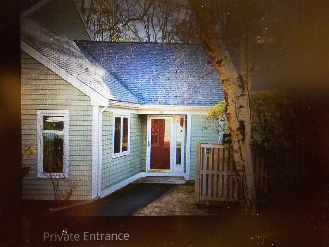 Primary Photo - 39 Fifer Ln