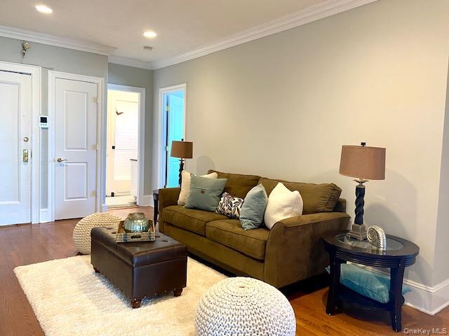 Foto del edificio - 1240 W Broadway