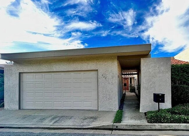 Building Photo - 882 Highpoint Dr