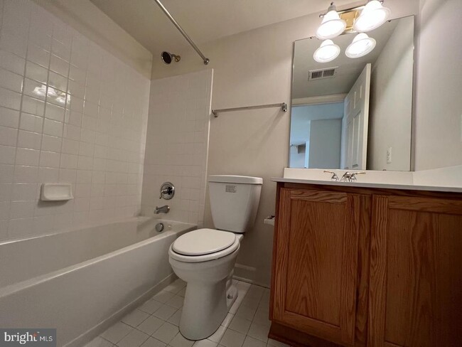 Building Photo - 15808 Buxton Pl