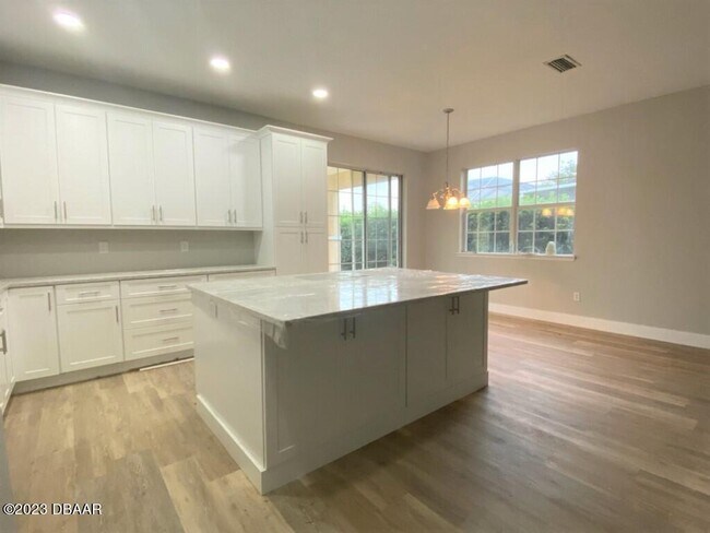 Foto del edificio - 196 Boysenberry Ln